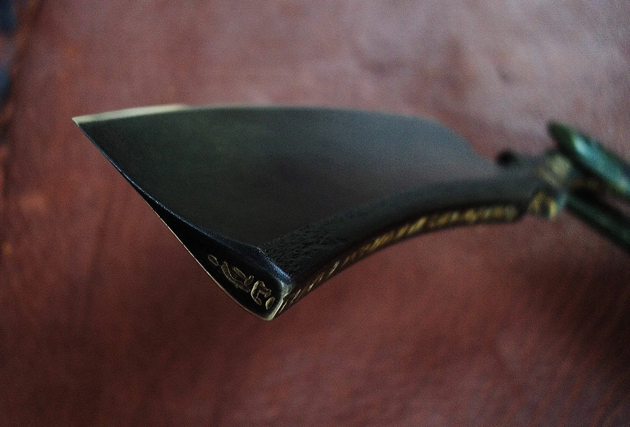 Dylan Farnham Custom Straight Razor - Green Resin With Copper, Manzanita Burl Scales